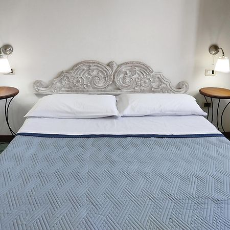 Krio Gelsomare Hotel Поликастро Бусентино Екстериор снимка