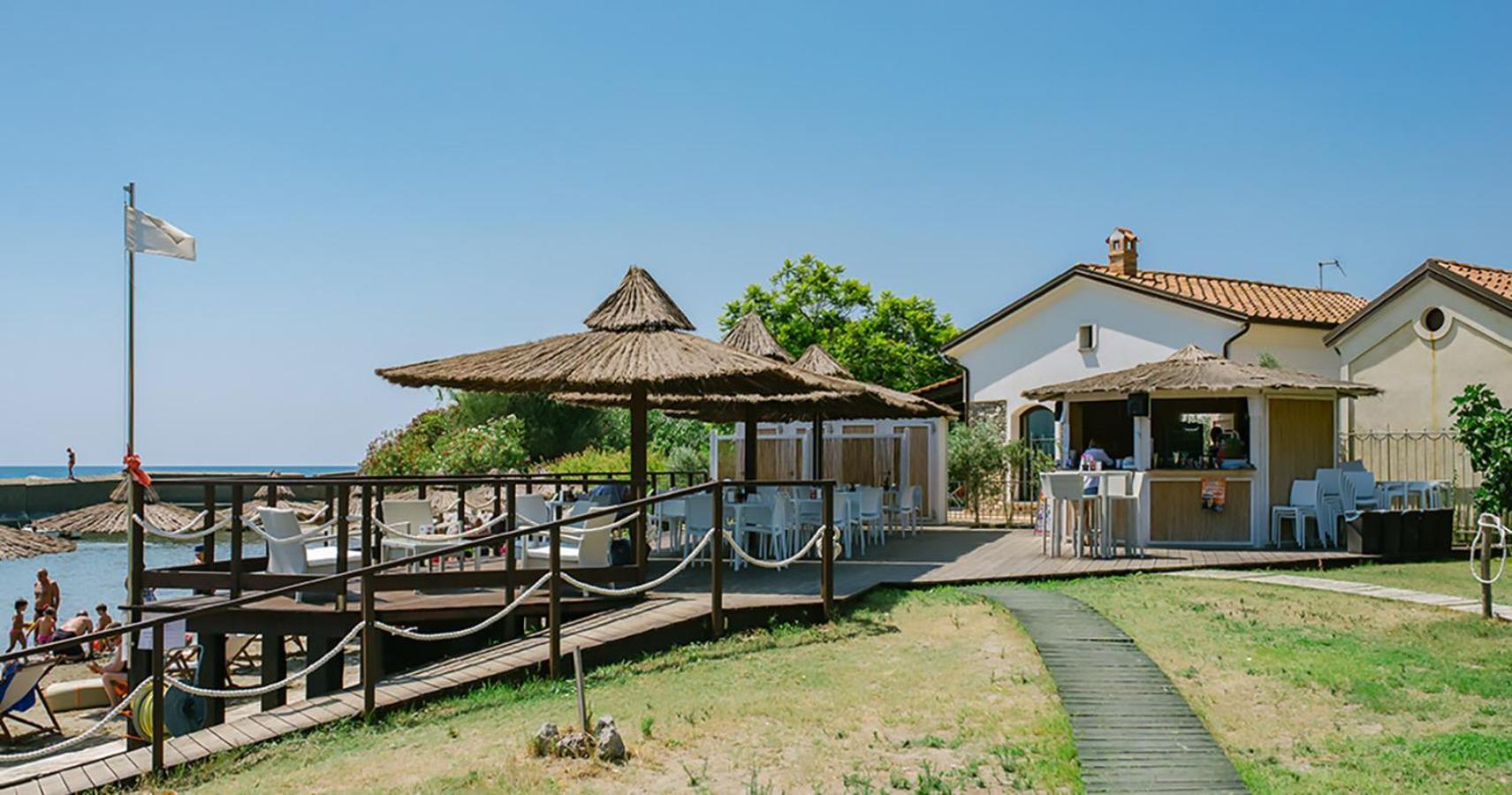 Krio Gelsomare Hotel Поликастро Бусентино Екстериор снимка